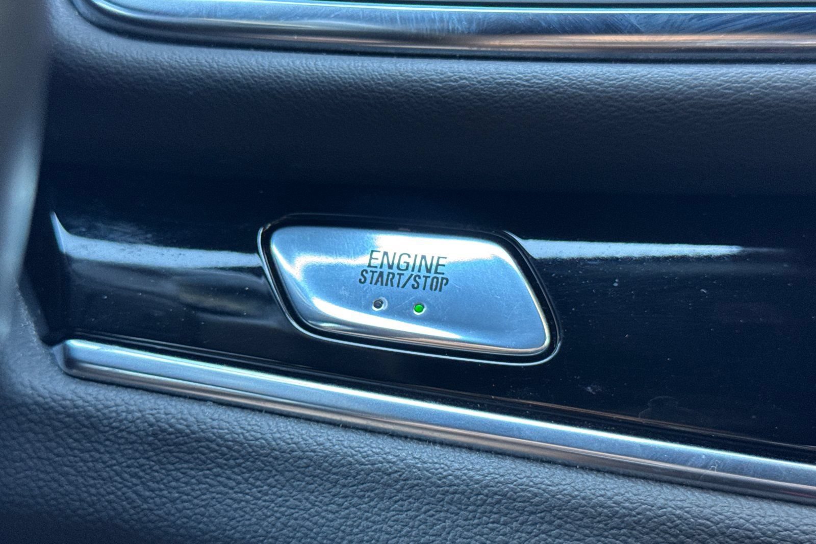 Certified 2024 Buick Enclave Avenir FWD image 24