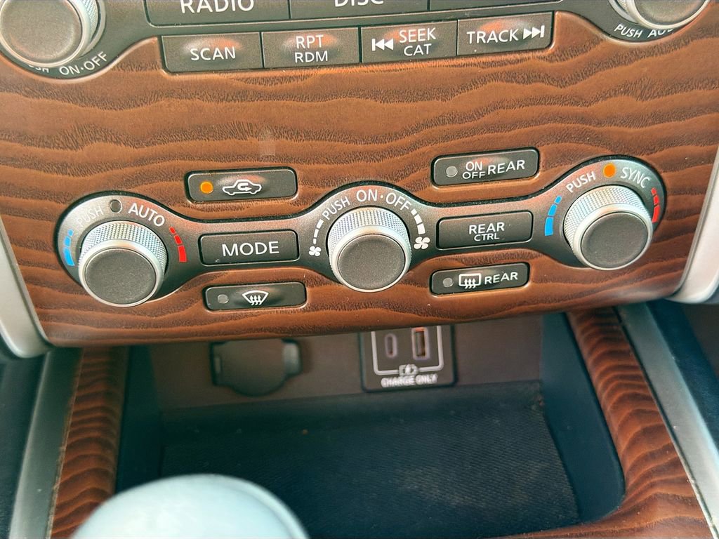 Used 2020 Nissan Pathfinder Platinum image 17