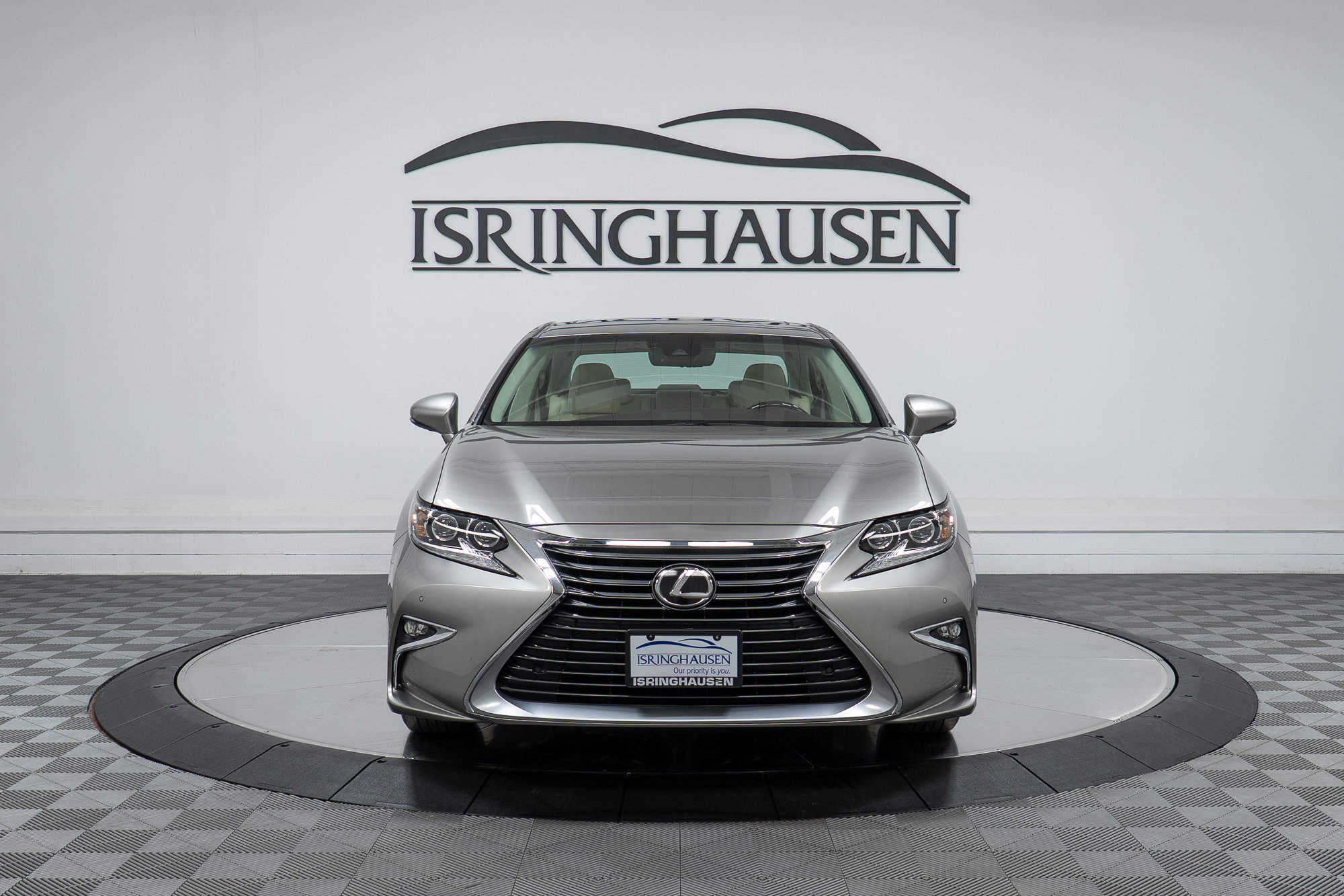 Used 2016 Lexus ES 350 w/ Luxury Package w/Wood Trim image 2