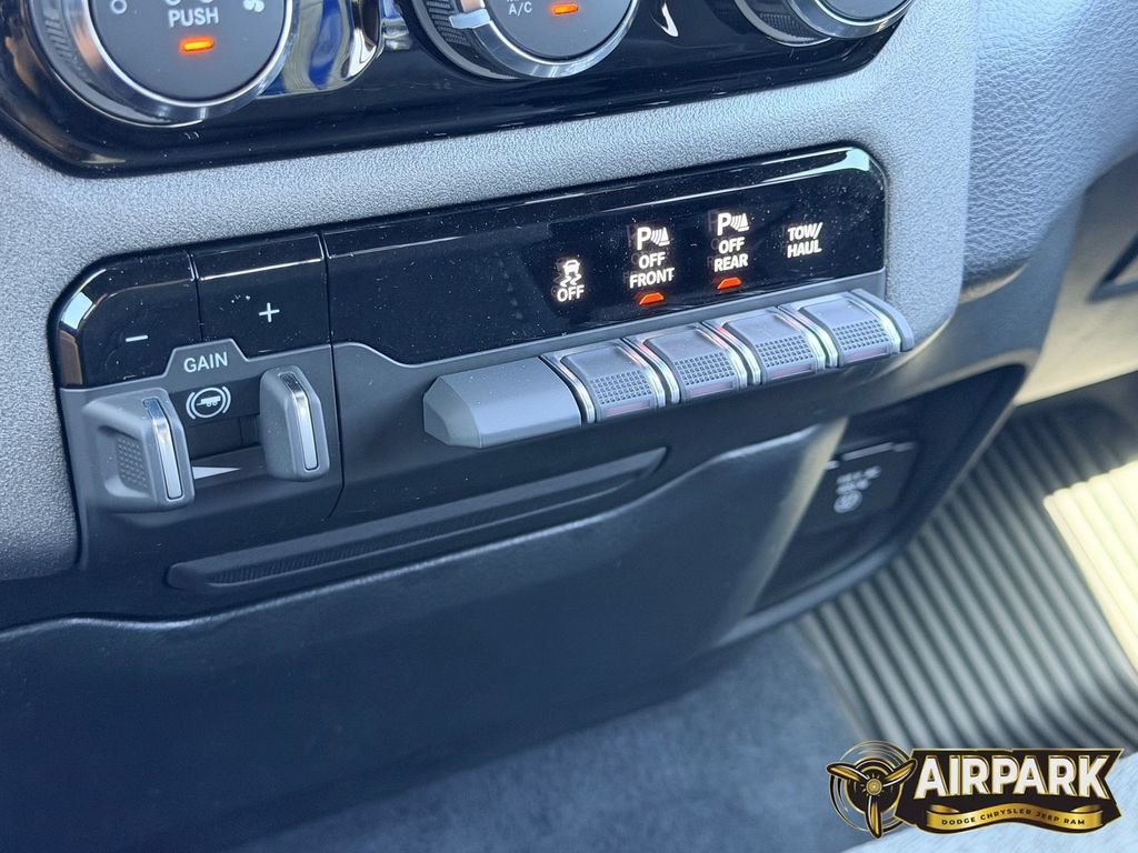 New 2026 RAM 1500 Warlock AWD/4WD image 28