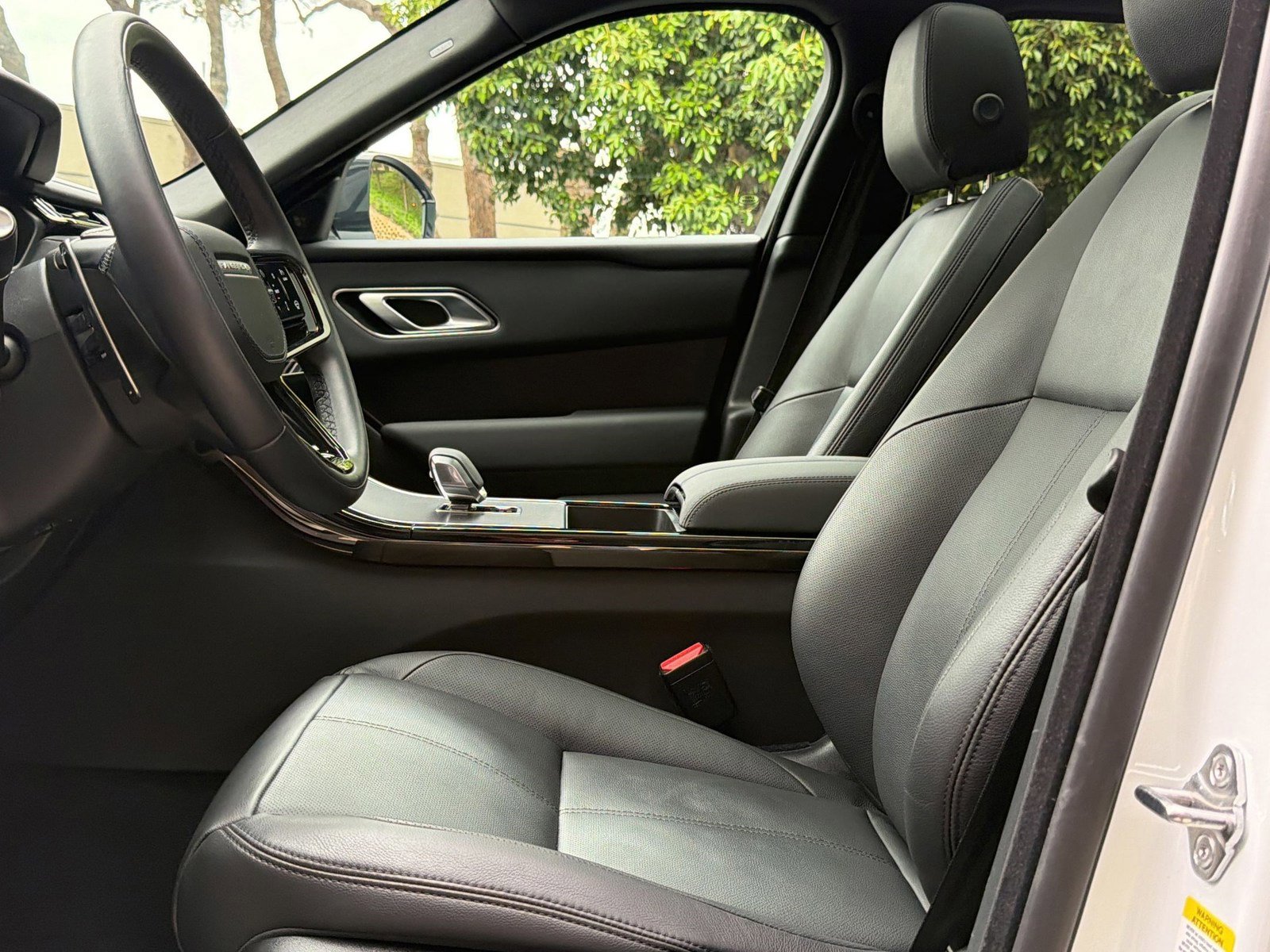 Used 2026 Land Rover Range Rover Velar Dynamic SE AWD/4WD image 5