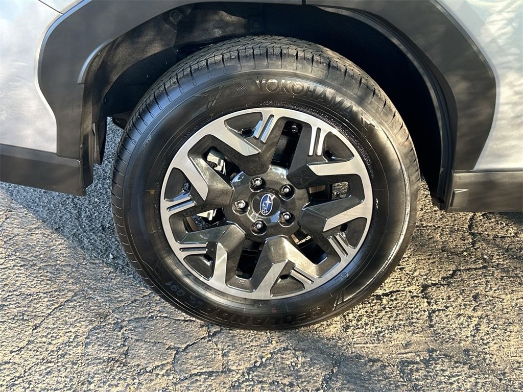 Certified 2025 Subaru Forester Premium image 12