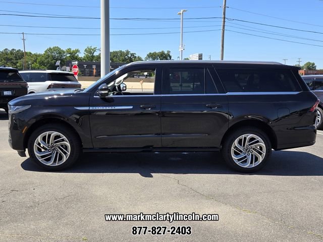 New 2026 Lincoln Navigator L Reserve AWD/4WD image 2