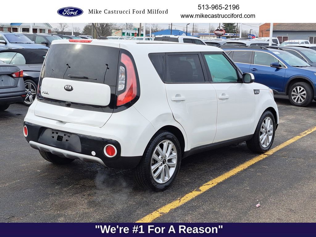 Used 2019 Kia Soul + image 5