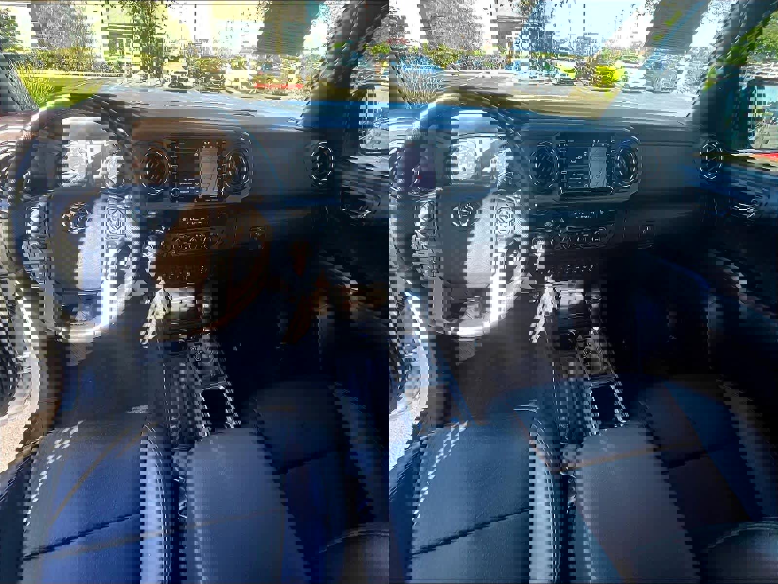 Used 2022 Toyota Tacoma TRD Off-Road w/ TRD Premium Off Road Package image 17