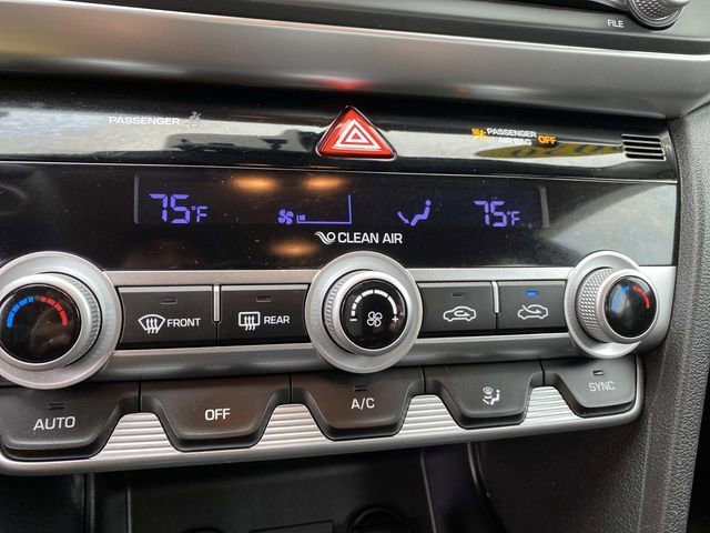 Used 2020 Hyundai Elantra SE w/ Cargo Package (C1) image 10