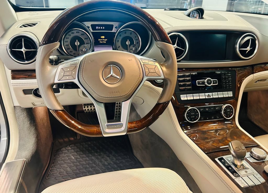 Used 2013 Mercedes-Benz SL 550 image 16