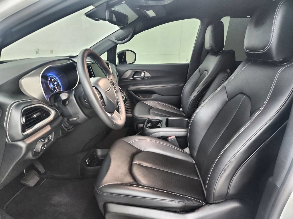 Used 2025 Chrysler Pacifica Select AWD/4WD image 20