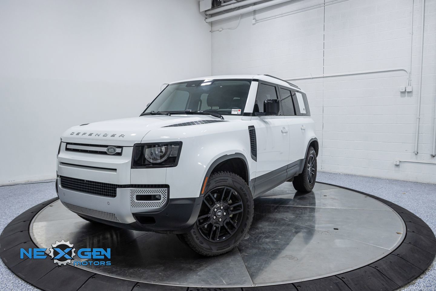 Used 2023 Land Rover Defender 110 S image 3