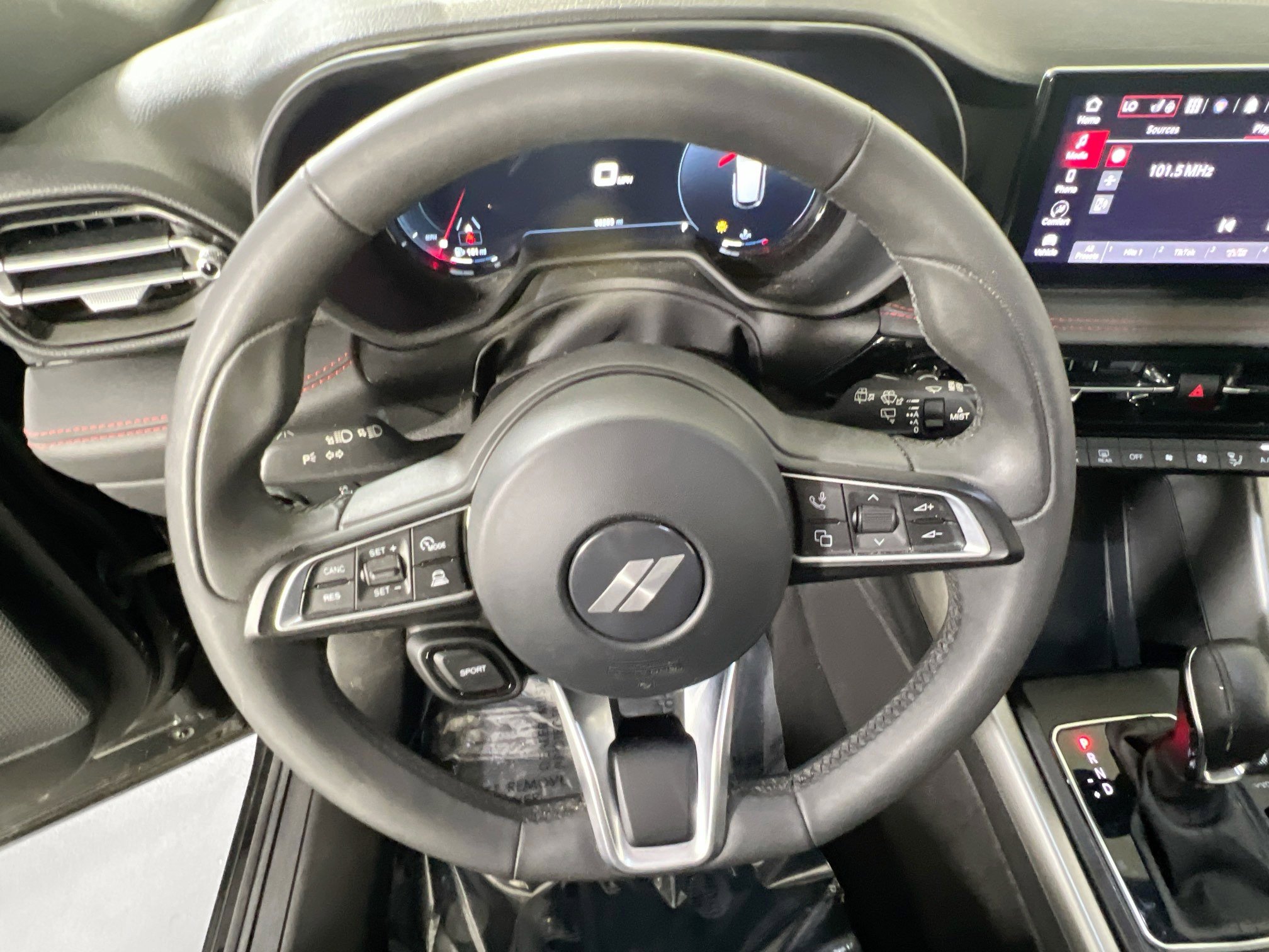 Used 2023 Dodge Hornet GT w/ GT Blacktop Package image 11