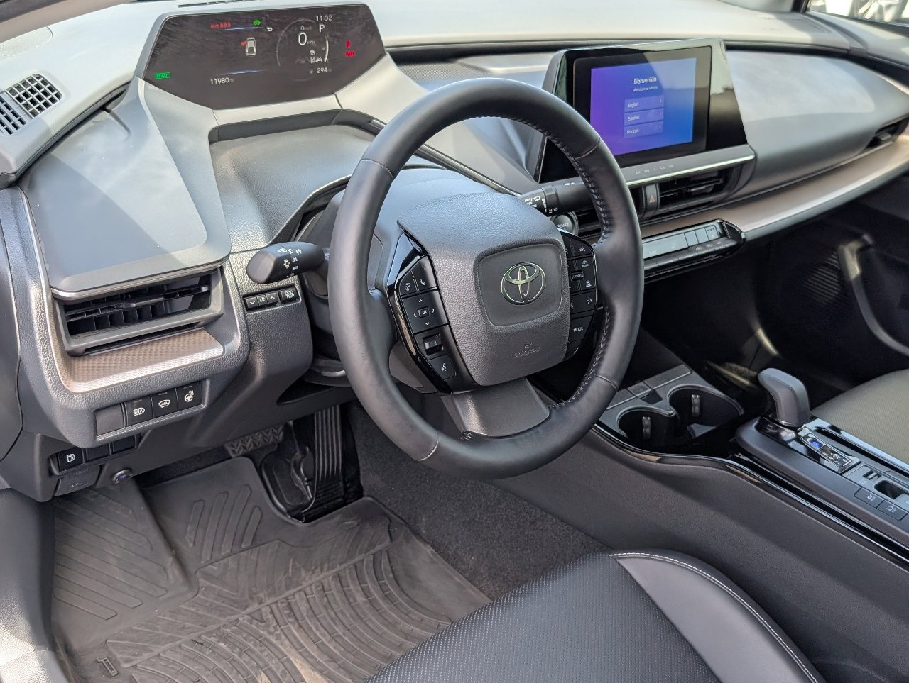 Used 2023 Toyota Prius XLE FWD image 14