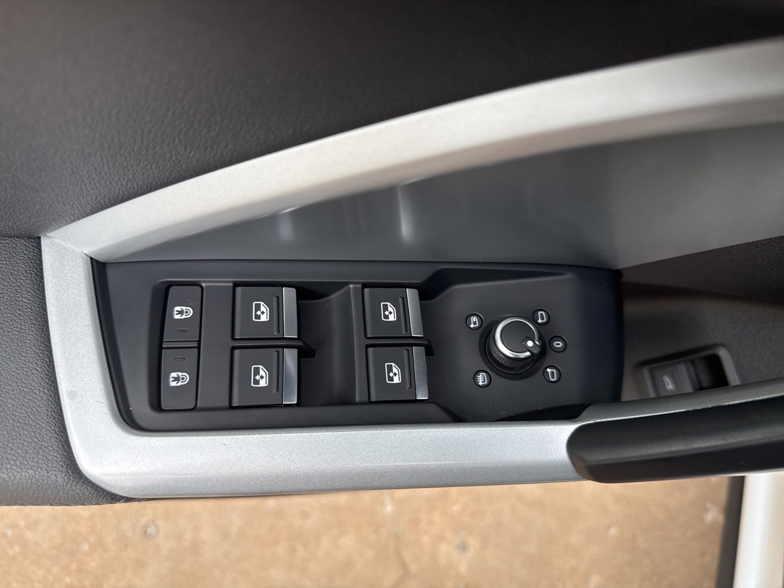 Used 2021 Audi Q3 2.0T Premium w/ Convenience Package image 9