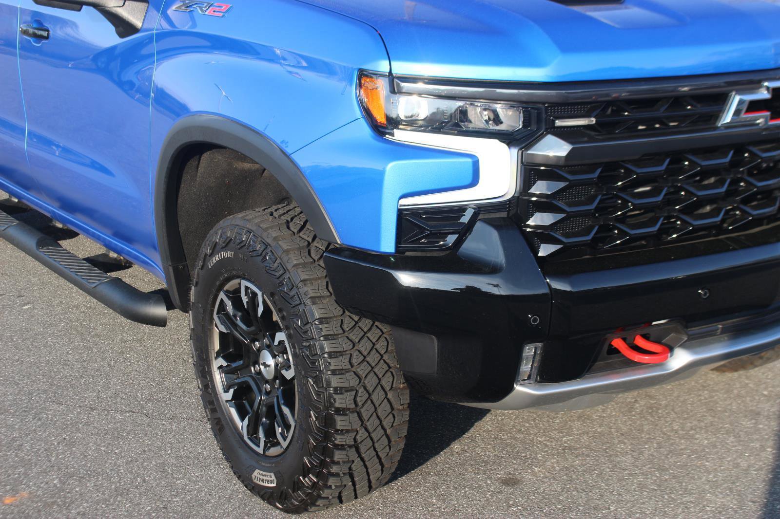 Used 2025 Chevrolet Silverado 1500 ZR2 w/ Technology Package image 9