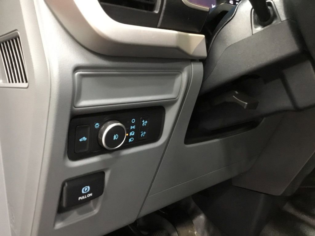 Used 2022 Ford F150 XLT w/ Trailer Tow Package image 9