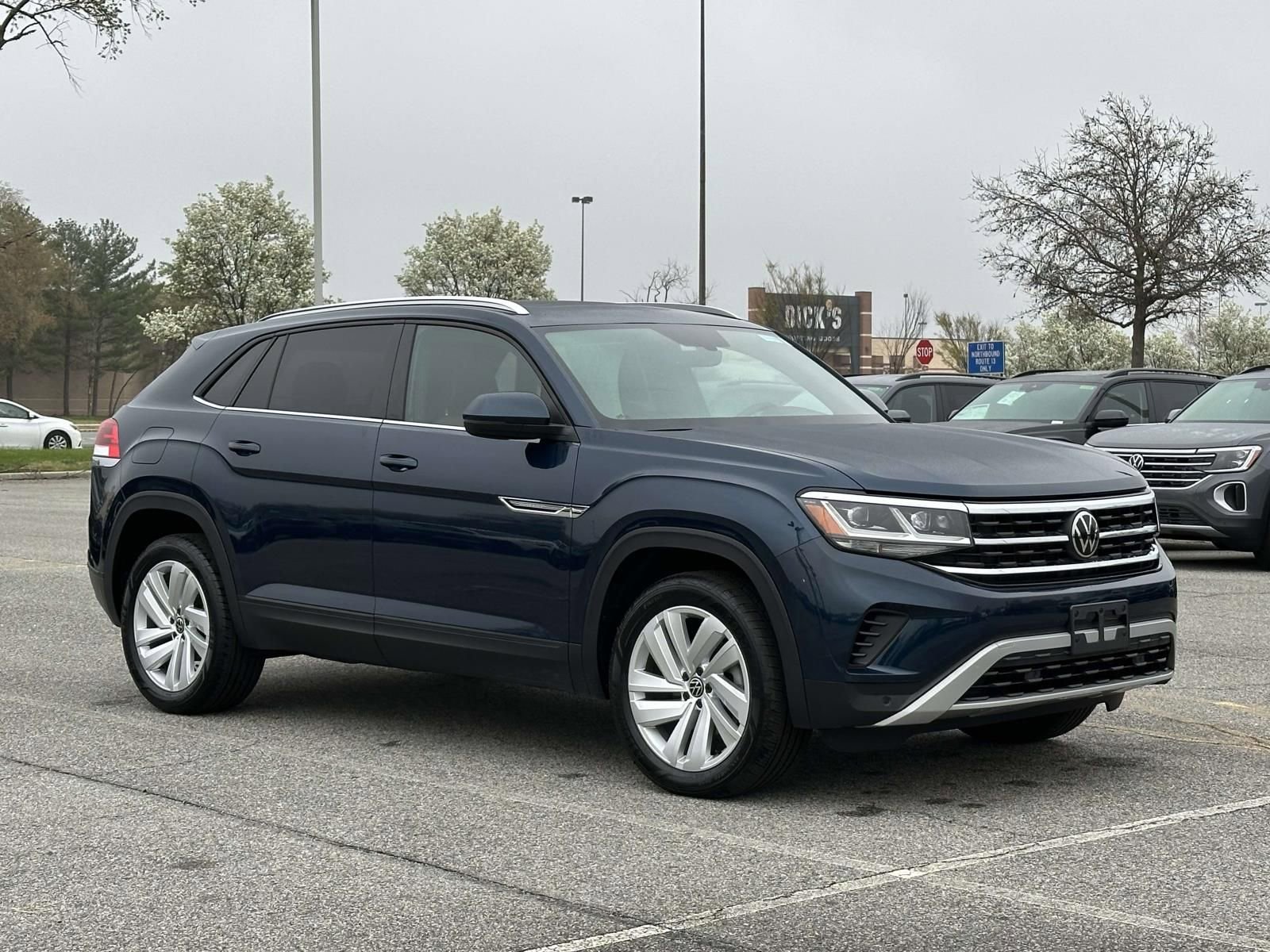 Used 2023 Volkswagen Atlas Cross Sport SE w/ Panoramic Sunroof Package image 7