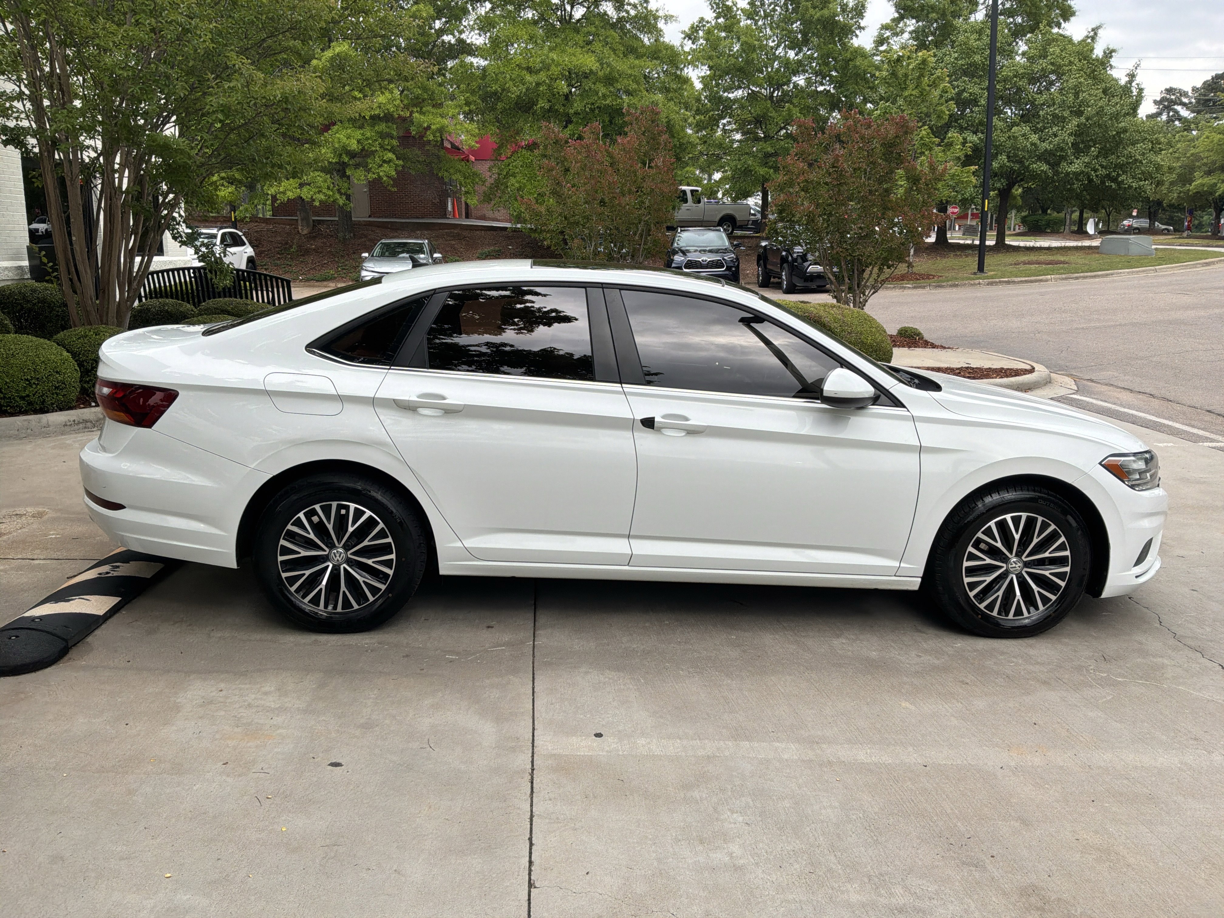 Used 2019 Volkswagen Jetta SE FWD image 11