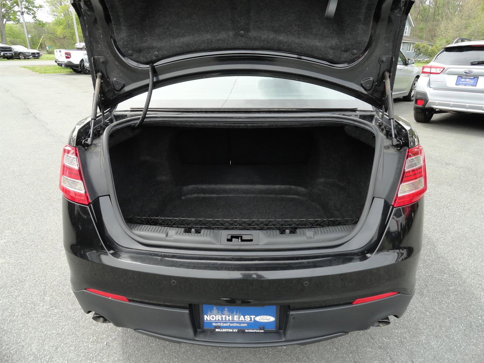 Used 2013 Ford Taurus SHO AWD/4WD image 24