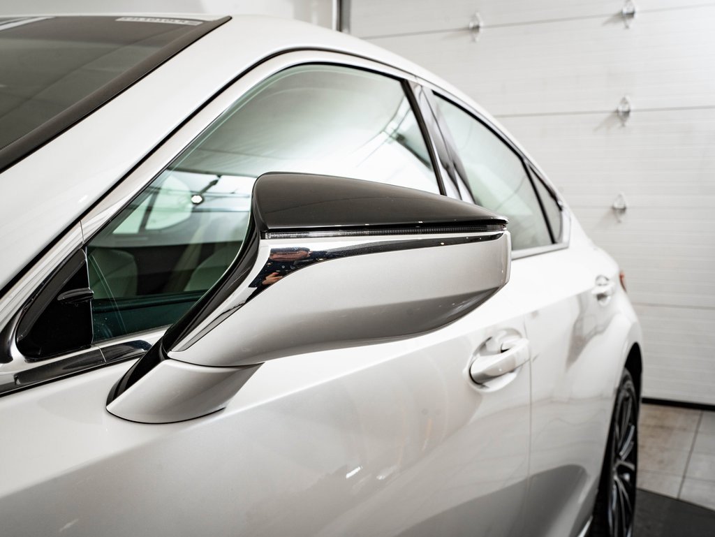 Certified 2023 Lexus ES 250 w/ Premium Package image 17