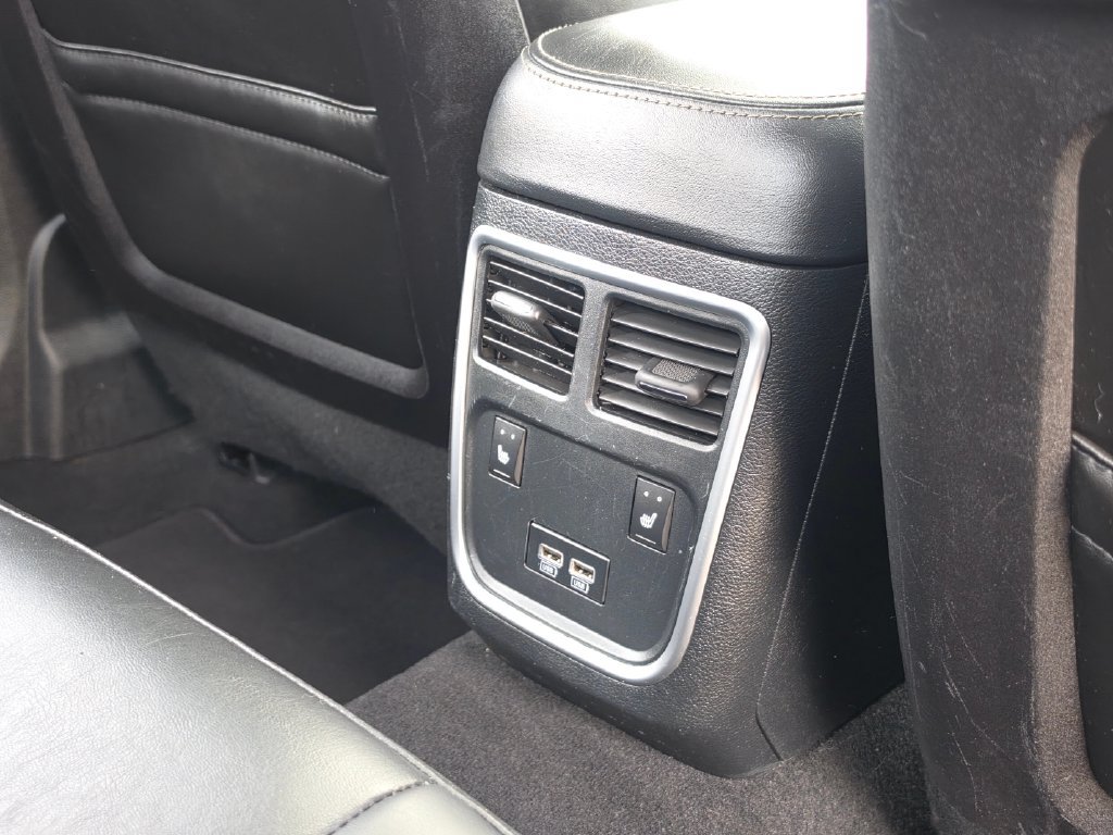 Used 2019 Chrysler 300 Limited AWD/4WD image 19