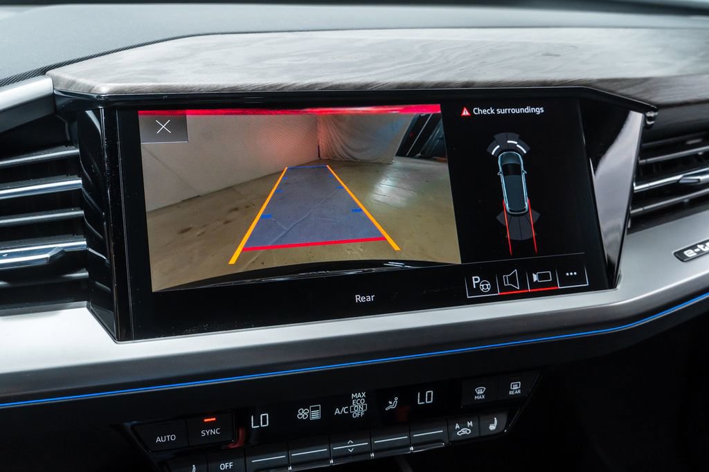 Used 2023 Audi Q4 e-tron Prestige image 17