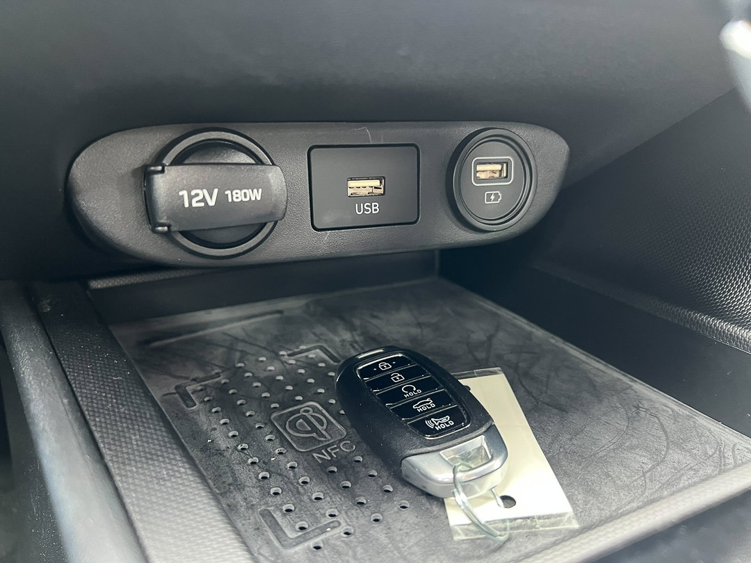 Used 2021 Hyundai Elantra Limited image 21