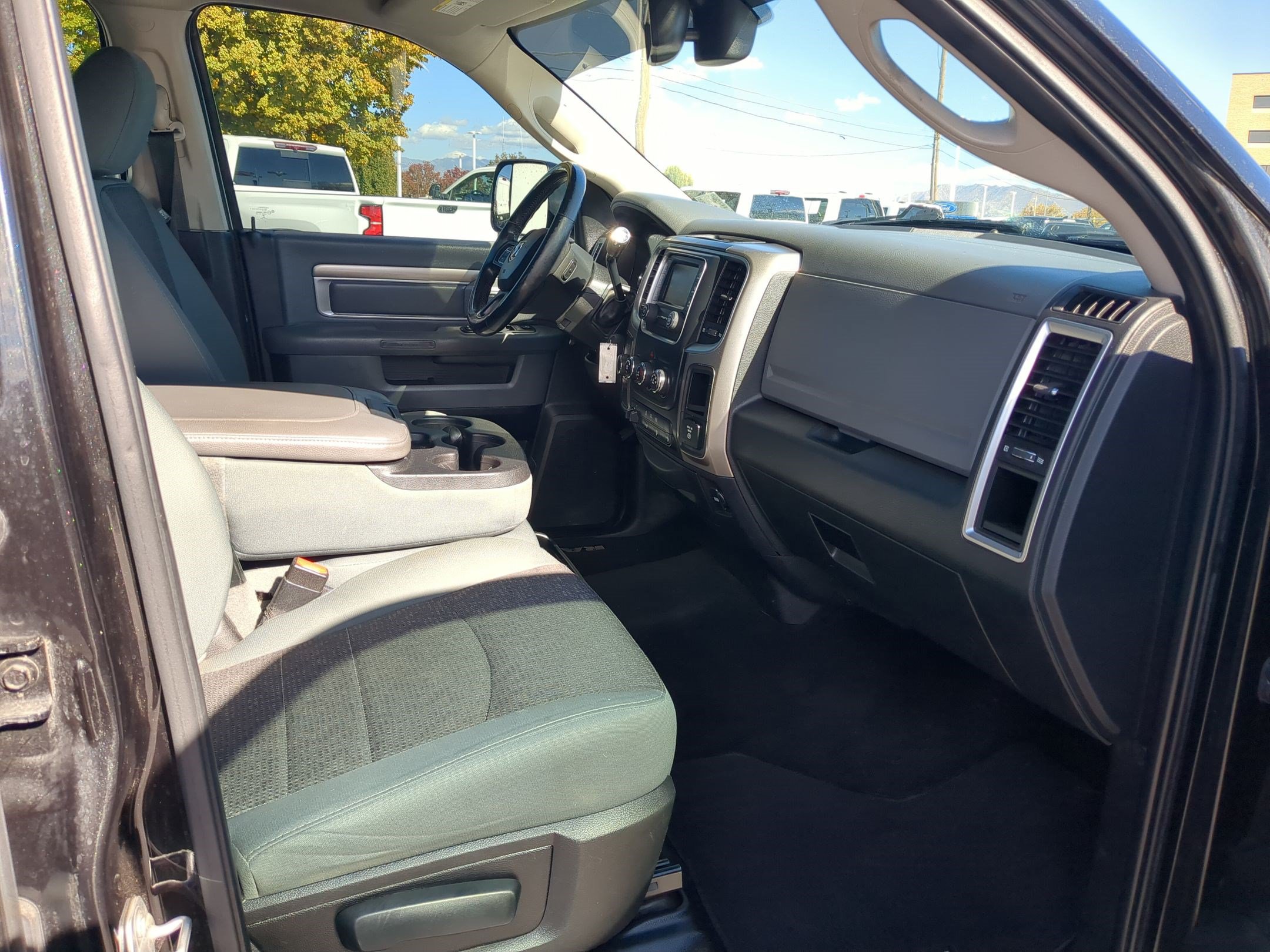 Used 2016 RAM 3500 SLT w/ Comfort Group AWD/4WD image 30