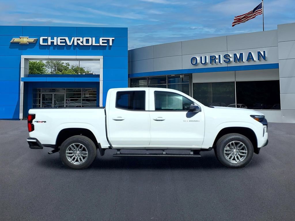 New 2026 Chevrolet Colorado LT w/ LT Convenience Package AWD/4WD image 2