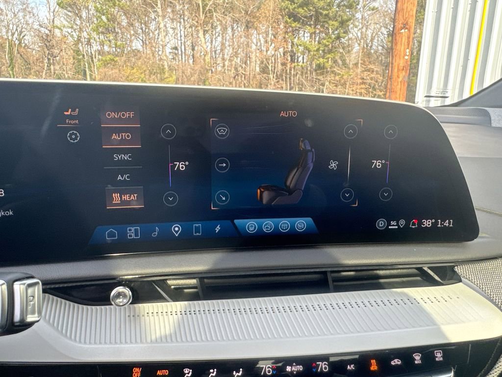 Used 2025 Cadillac Optiq Sport 2 image 25