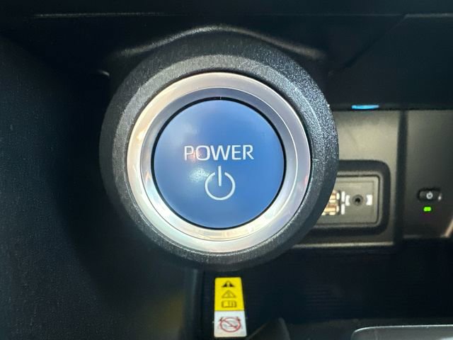 Certified 2021 Toyota Venza LE w/ Carpet Mat Package (TMS) image 34