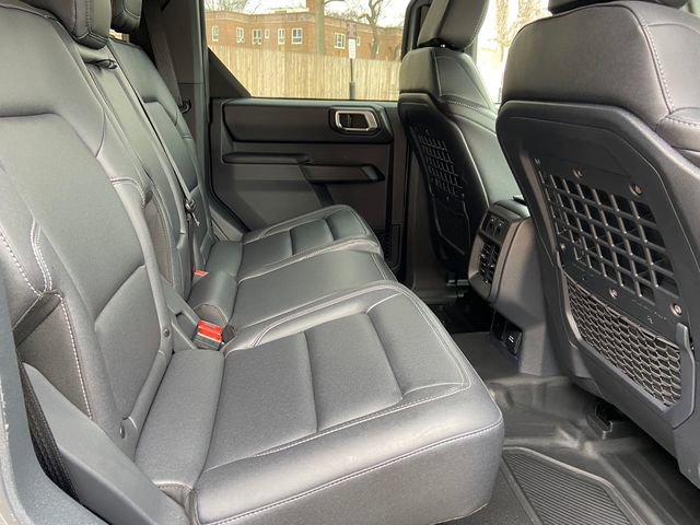 Used 2025 Ford Bronco Badlands image 28