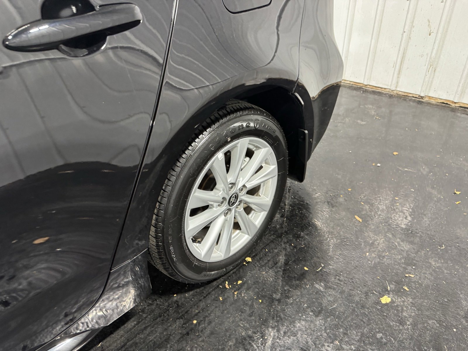 Used 2024 Toyota Corolla LE w/ LE Convenience Package image 12