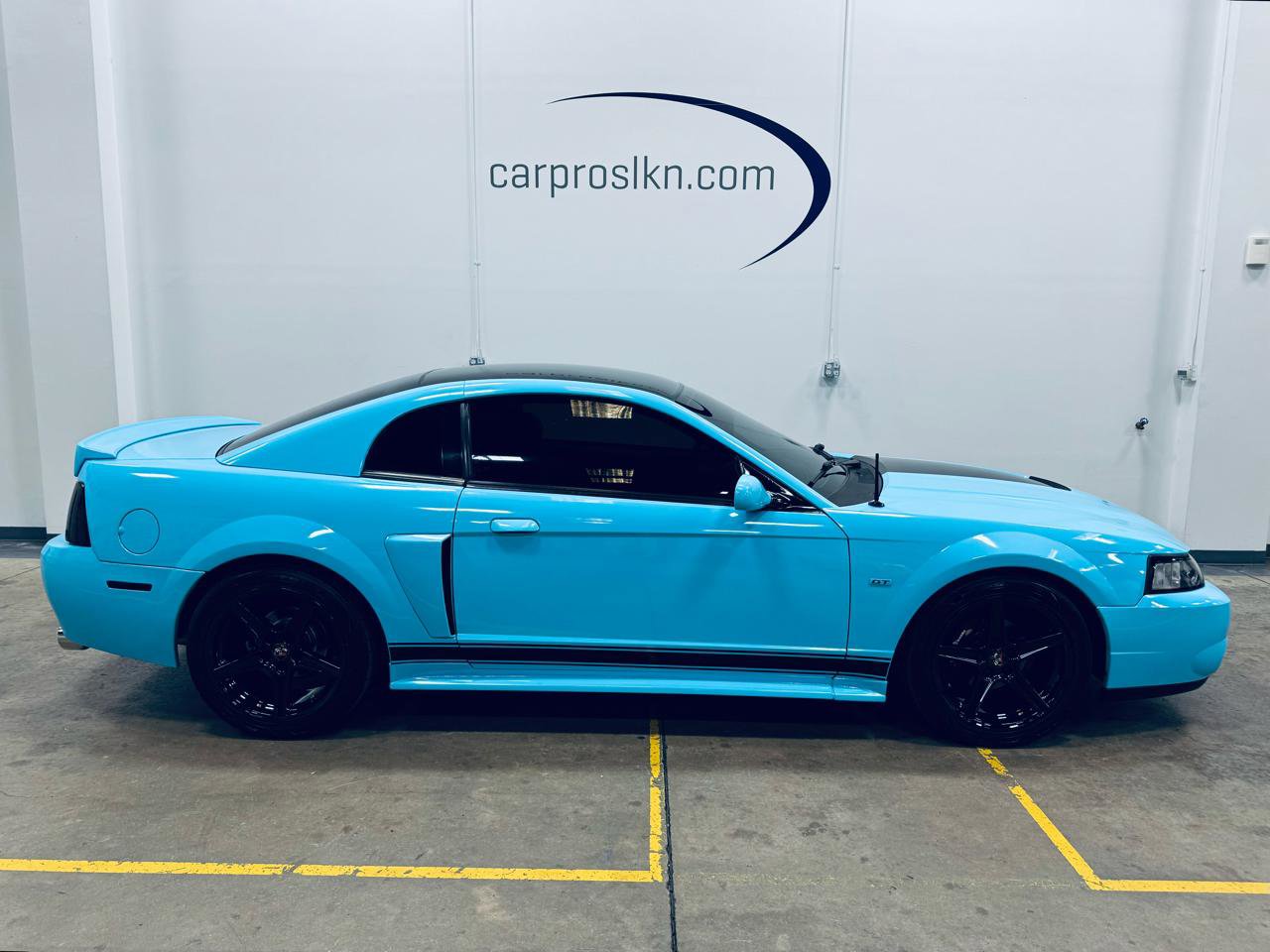 Used 2004 Ford Mustang GT RWD image 8