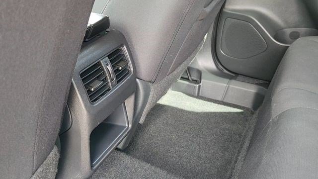 Used 2024 Nissan Rogue S AWD/4WD image 27