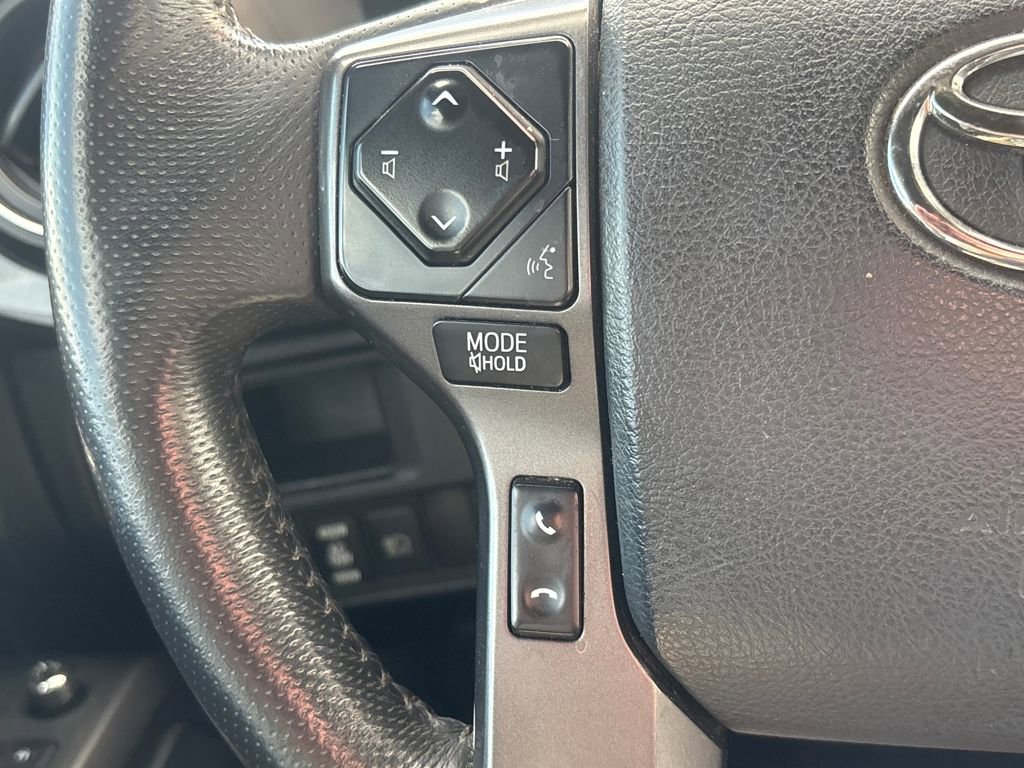 Used 2018 Toyota Tacoma TRD Sport w/ Technology Package image 18