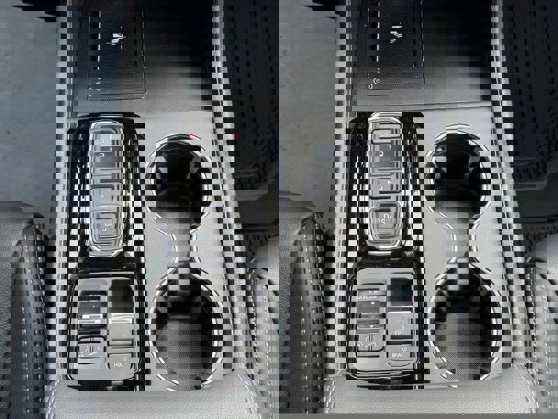 Used 2025 Honda Pilot Touring image 16