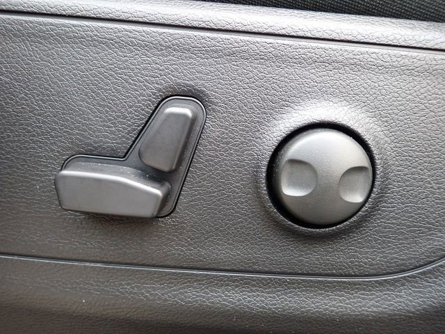 New 2026 RAM 1500 4x4 Crew Cab image 17