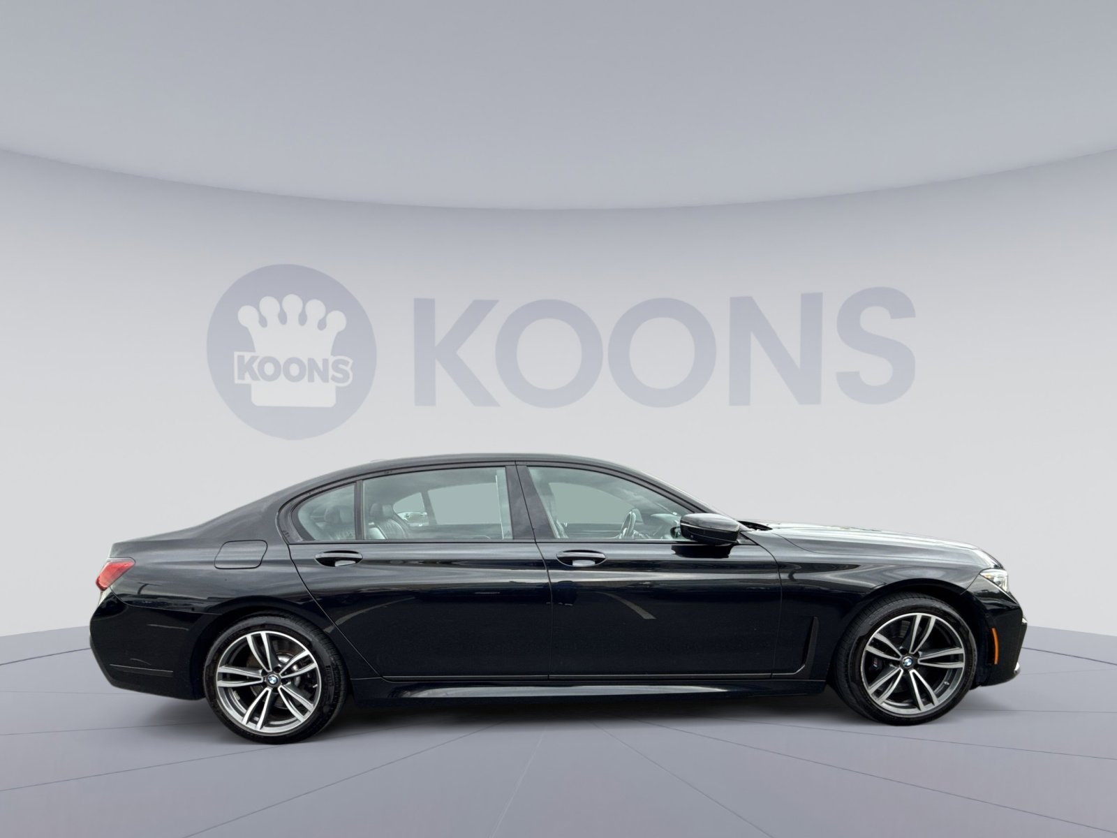 Used 2022 BMW 740i xDrive w/ M Sport Package AWD/4WD image 8