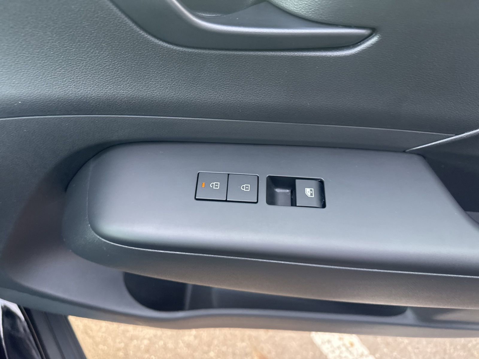 Used 2025 Hyundai Kona SEL image 40