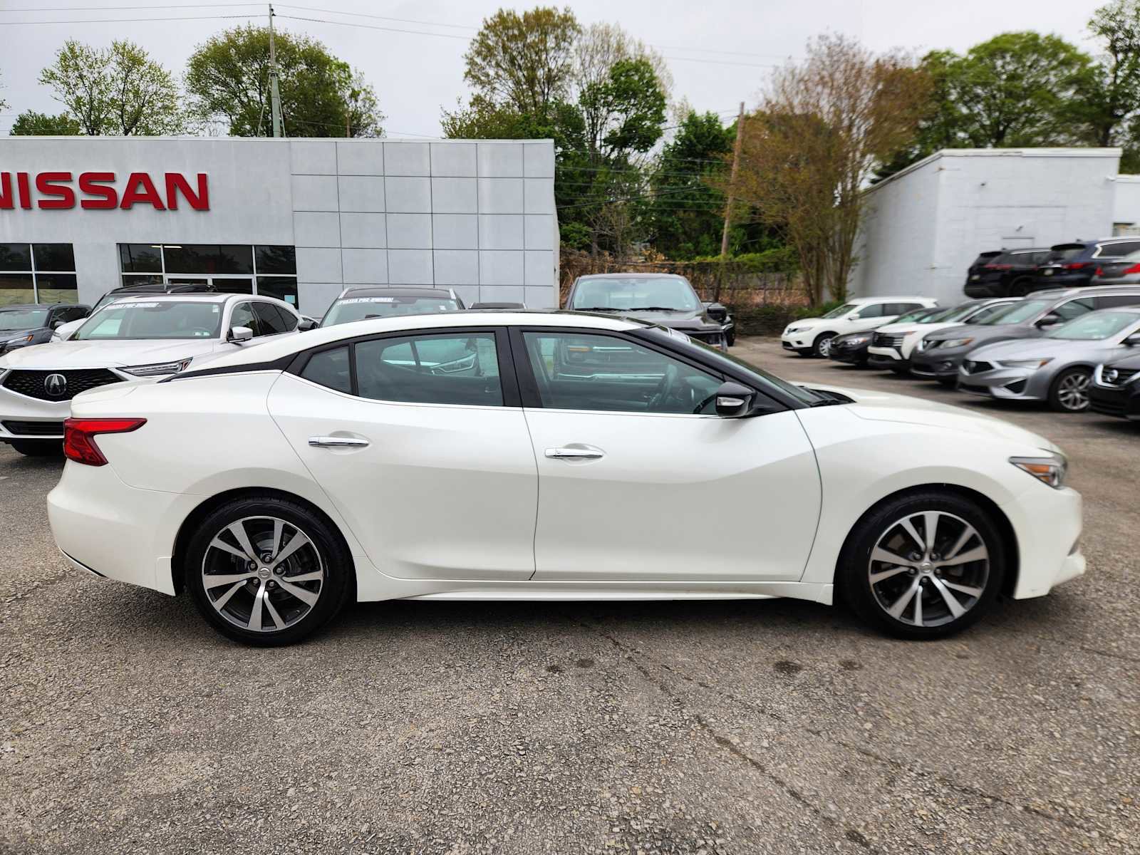 Used 2017 Nissan Maxima 3.5 SL FWD image 6