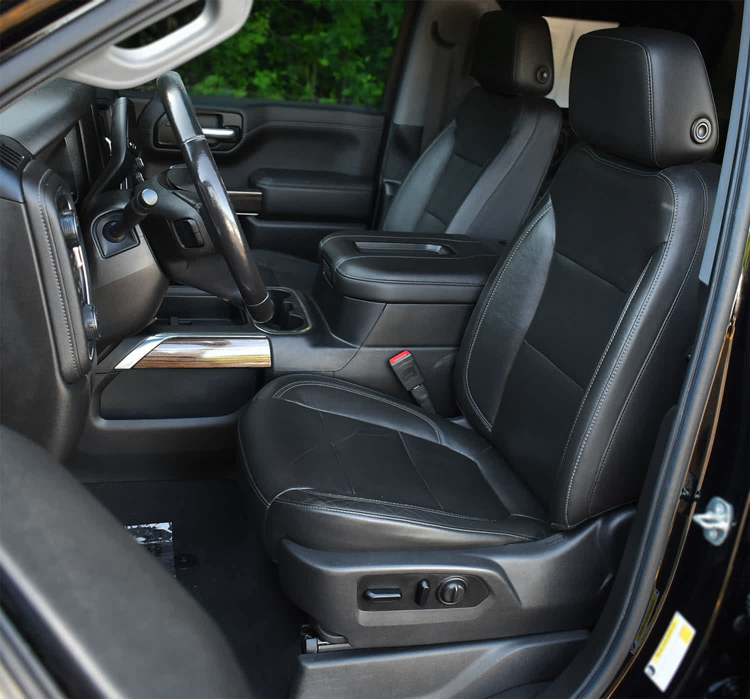 Used 2020 Chevrolet Silverado 1500 LT Trail Boss AWD/4WD image 8