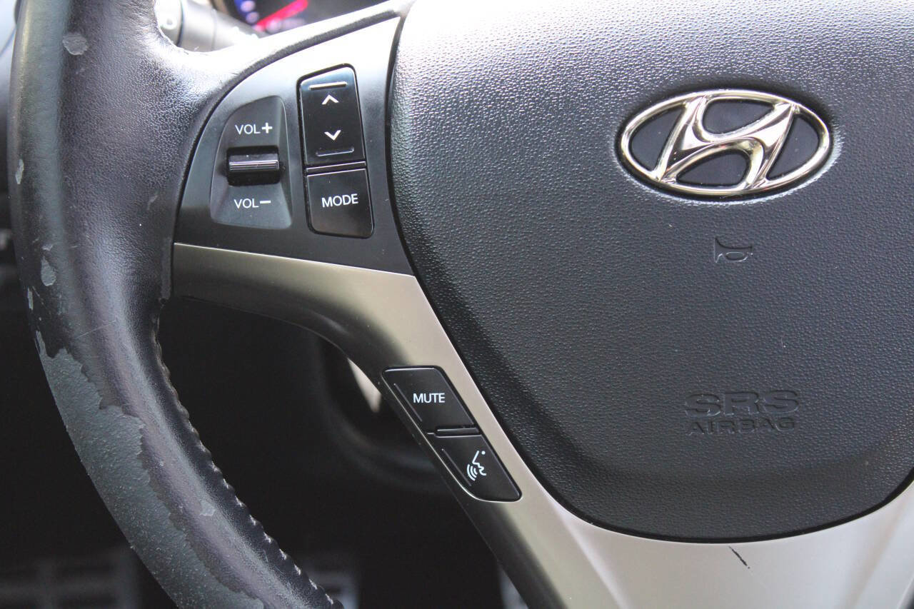 Used 2013 Hyundai Genesis 3.8 image 36
