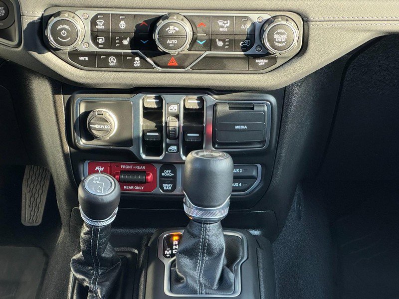 Used 2025 Jeep Wrangler Unlimited Rubicon image 14