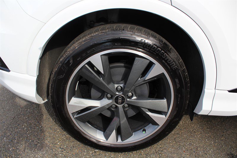 Used 2025 Audi Q4 e-tron Premium Plus w/ Premium Plus AWD/4WD image 34