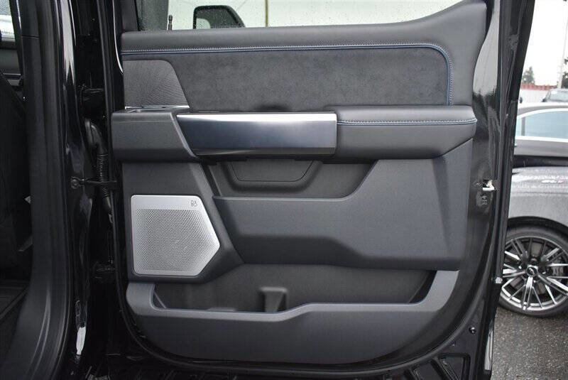 Used 2025 Ford F450 Platinum w/ Camper Package image 28