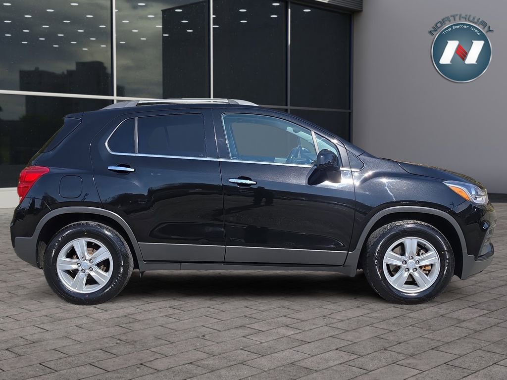 Used 2019 Chevrolet Trax LT w/ LT Convenience Package image 6
