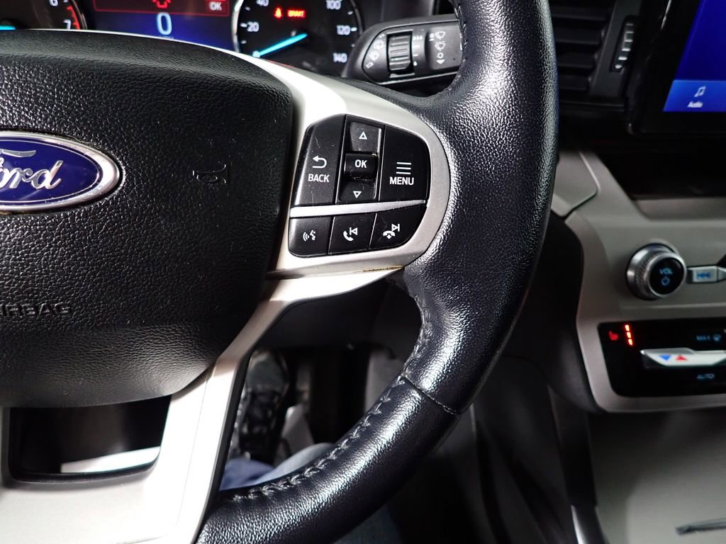 Used 2023 Ford Explorer XLT AWD/4WD image 29