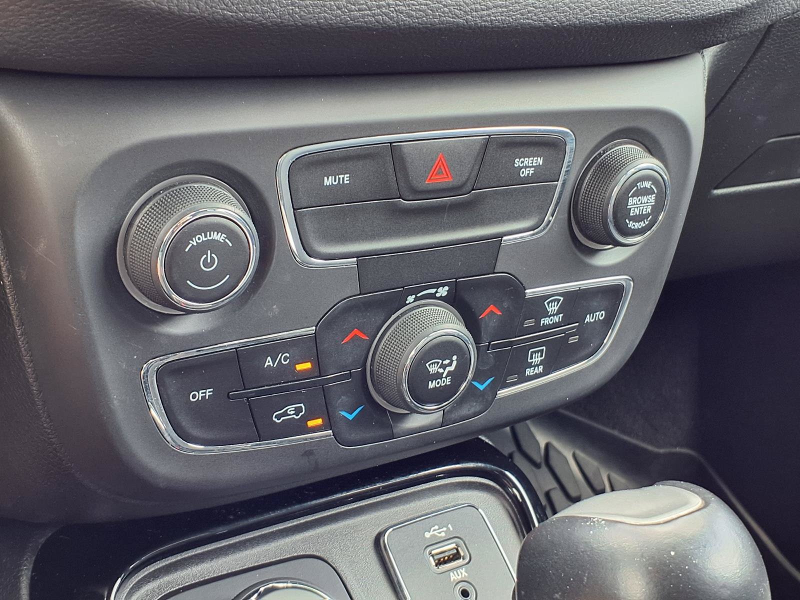 Used 2019 Jeep Compass Limited AWD/4WD image 12