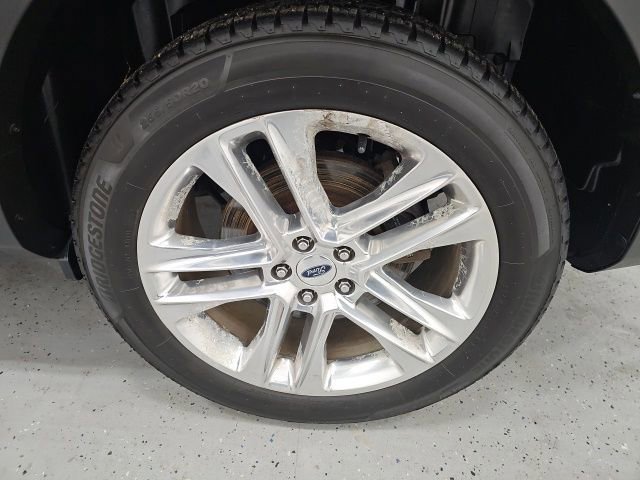 Used 2016 Ford Explorer XLT w/ Equipment Group 202A image 10