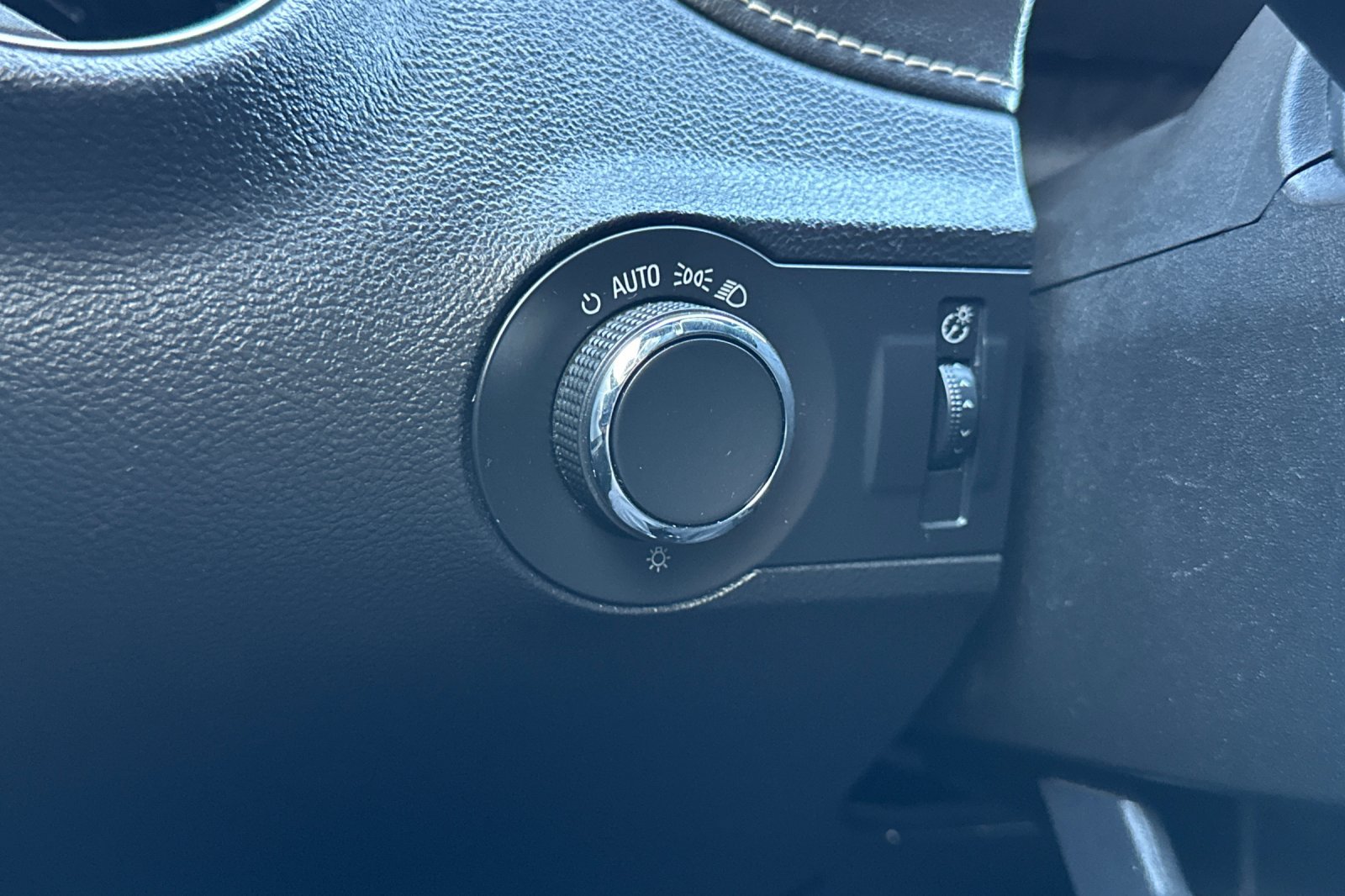 Used 2015 Chevrolet Camaro LS RWD image 37