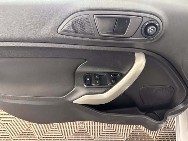 Used 2013 Ford Fiesta SE FWD image 20